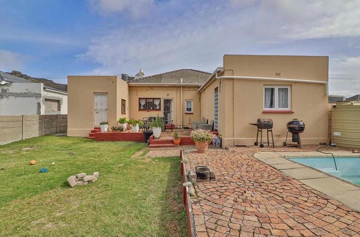 To Let 3 Bedroom Property for Rent in Fish Hoek Western Cape